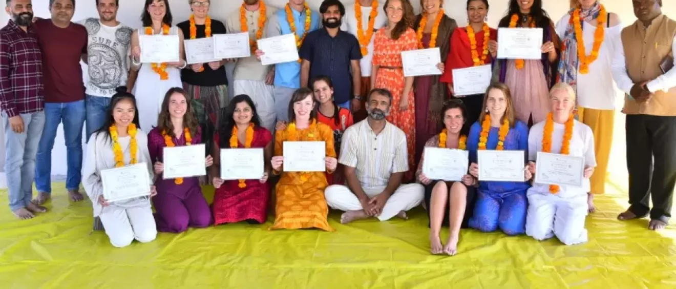 Alakhyoga Teacher Trainig in India